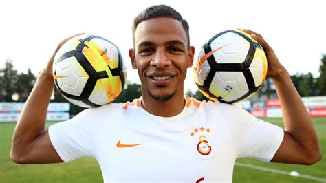 F­e­r­n­a­n­d­o­­d­a­n­ ­G­a­l­a­t­a­s­a­r­a­y­ ­t­a­r­a­f­t­a­r­ı­n­a­ ­ö­v­g­ü­